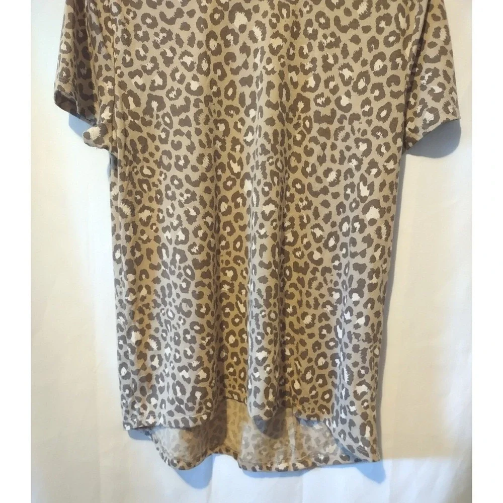 Zoe + Liv Top Women XXL Leopard Print Boho Streetwear Tan Brown High Low T-Shirt